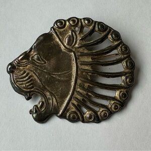 Metropolitan Museum of Art Lion Brooch Pin
